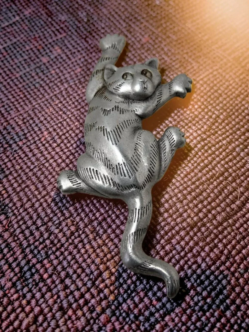 Vintage Signed JJ Jonette Pewter Climbing Cat Brooch/Pin
